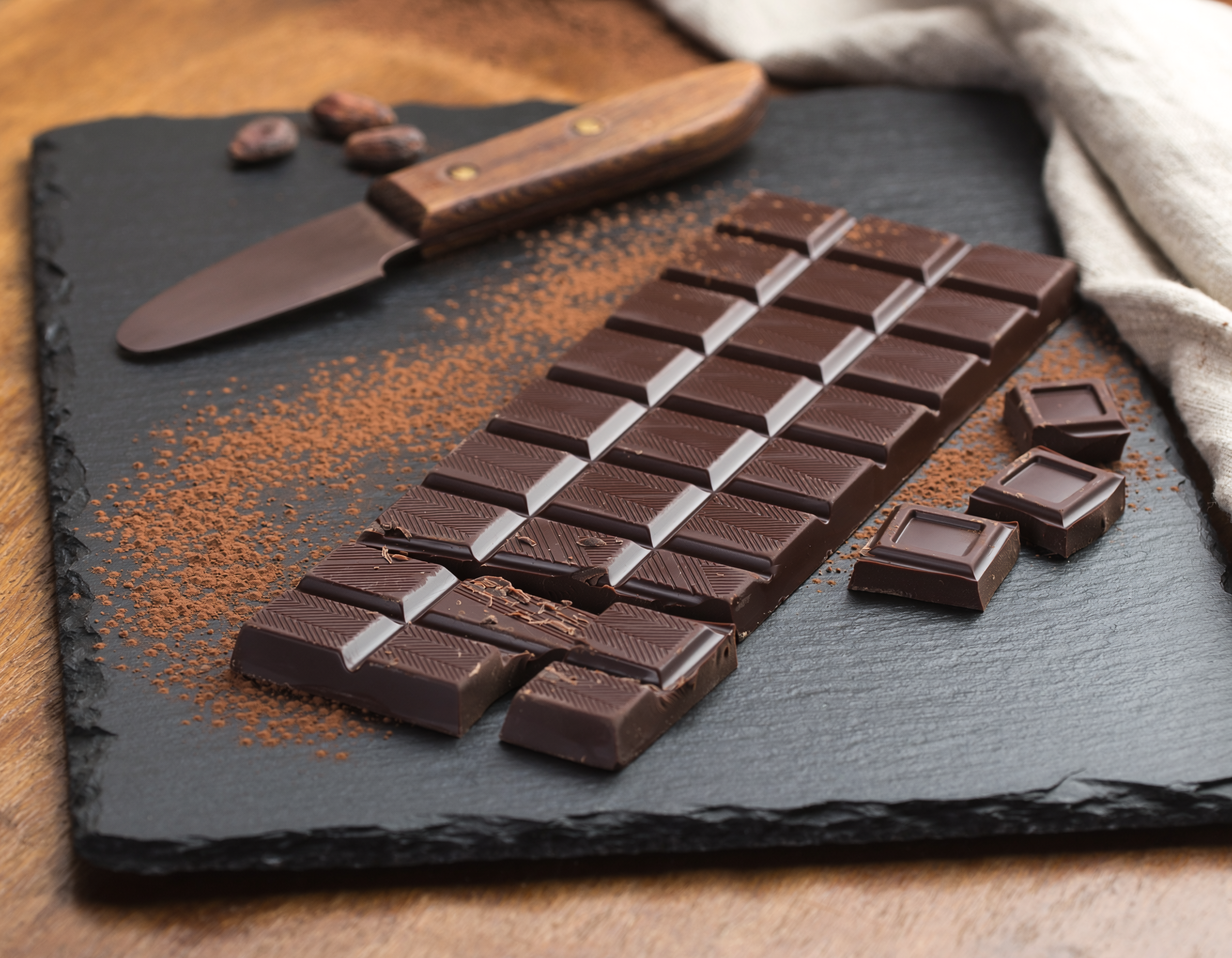 Angeschnittene Tafel Schokolade – Digitales Kunstbild